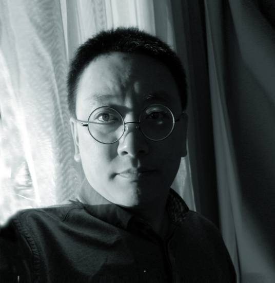 靳文艺(上海刘海粟美术馆副馆长,画家、设计艺术家、策展人)